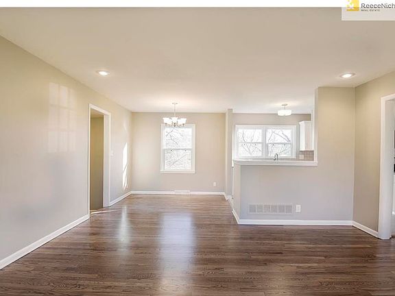 4th image of 9515 Grandview St