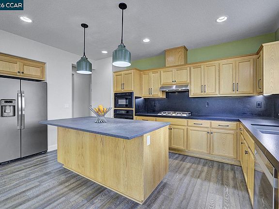 3rd image of 3432 Keystone Loop