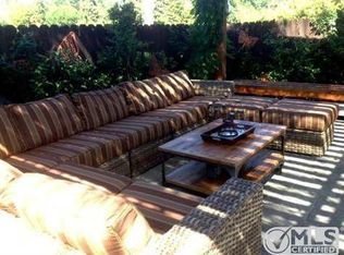 4060 Harclare Ln, Encino, CA 91436