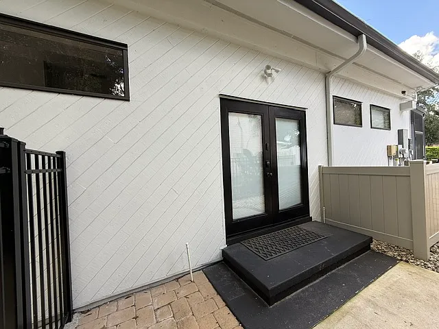 N Riverhills Dr — Photo 7
