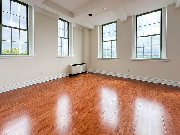 5th image of 45-02 Ditmars Blvd #421