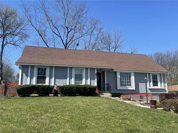 9706 Melrose Dr, Overland Park, KS 66214