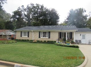 1008 E Angelina St, Palestine, TX 75801