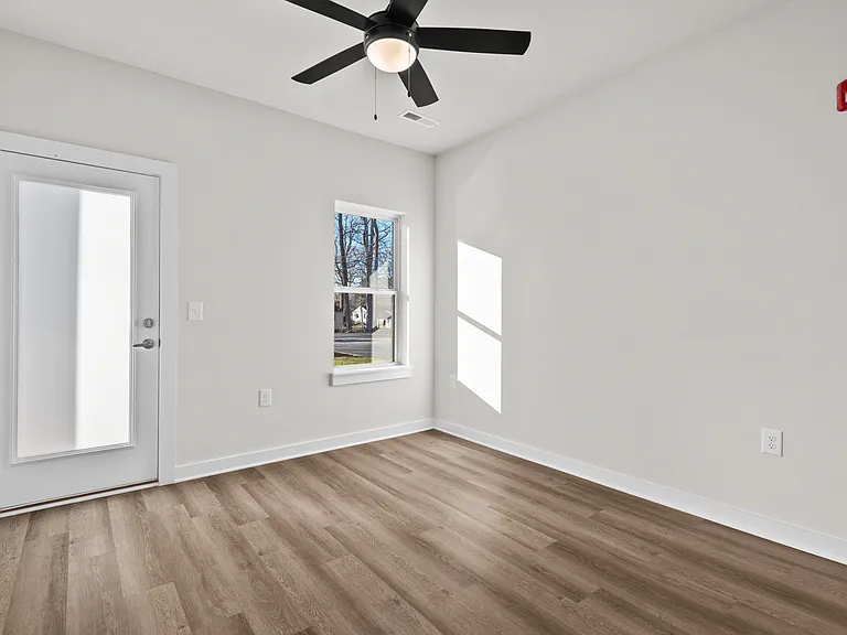 227 S 11th St #205 — Photo 26