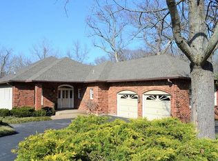656 Pine Creek Dr, Chesterfield, MO