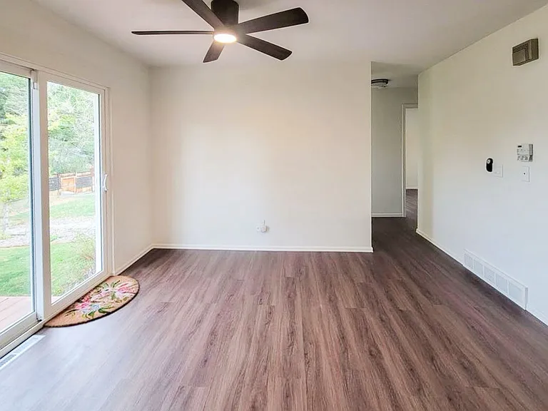 1421 Kendall Dr — Photo 5