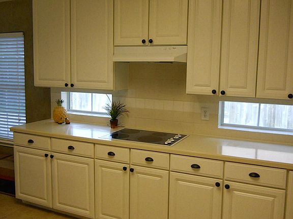 Light and bright kitchen!