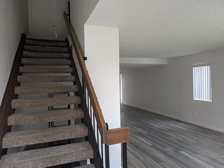 1168 Mohave Dr — Photo 2