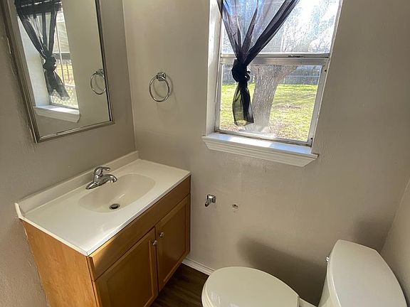 2nd image of 309 W Lincoln Ave