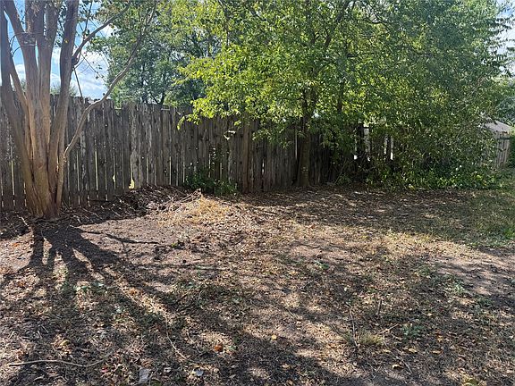 2nd image of 20507 Broughwood Cir #20507