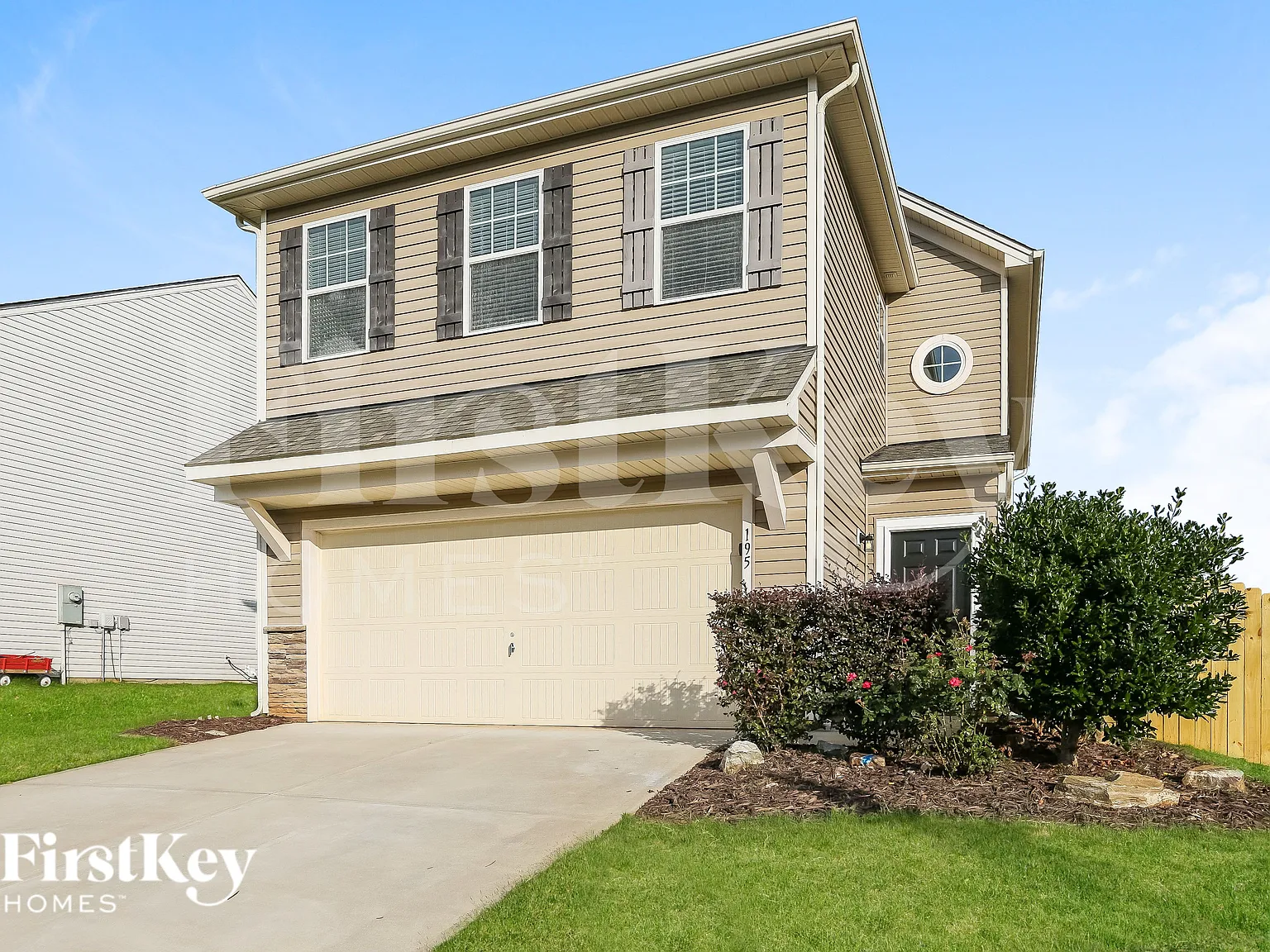 3 bed, 2.5 bath, 2224 sqft, $2,060 — Photo 2