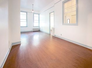 457 W 21st St #2B, New York, NY 10011