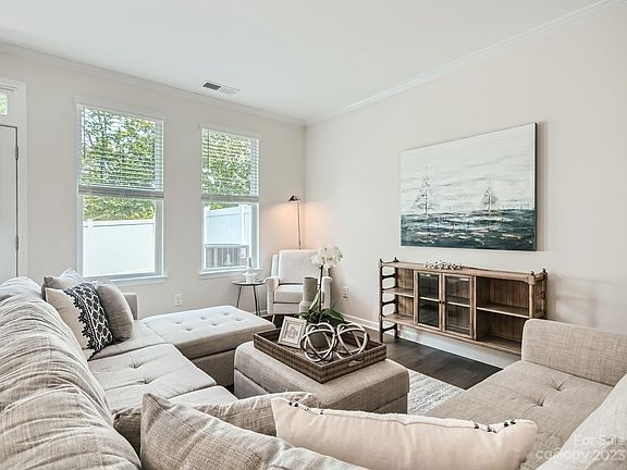 5th image of 769 River Park Rd