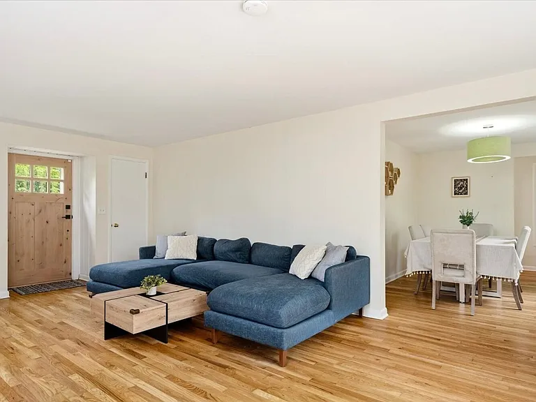 4037 NE 109th St — Photo 6