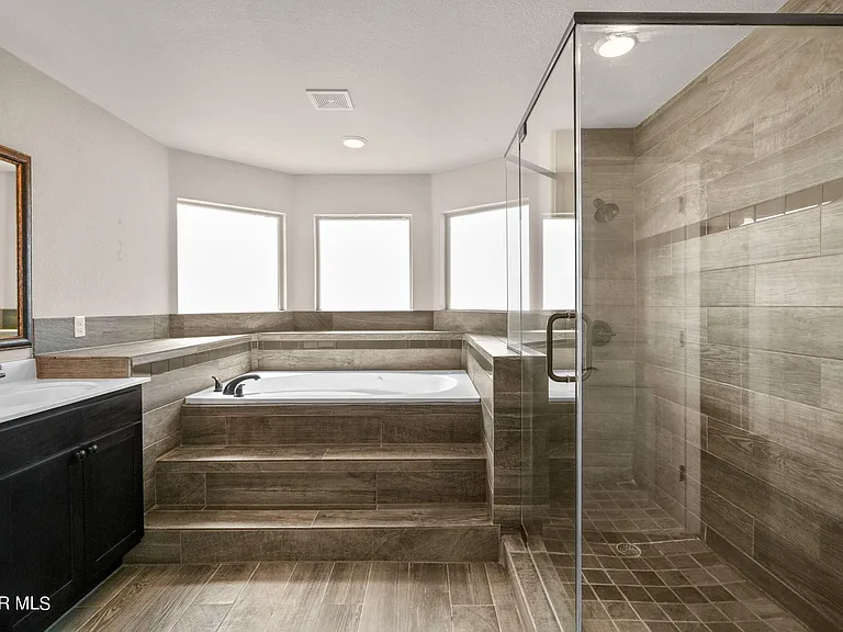 7877 Enchanted View Dr — Photo 48