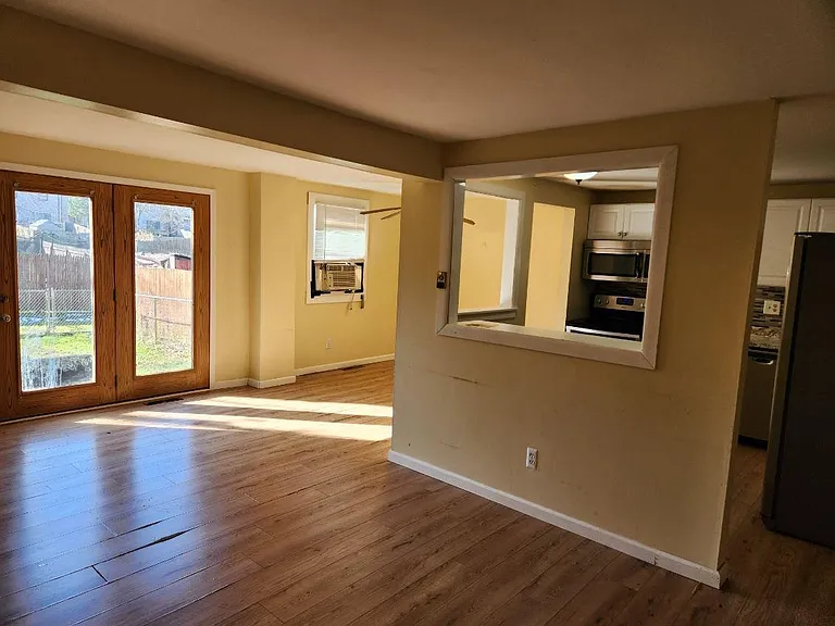 8115 Weblank Way — Photo 4