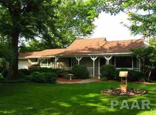 11831 N Riverview Rd, Chillicothe, IL 61523