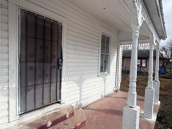 4th image of 316 W Seideman St
