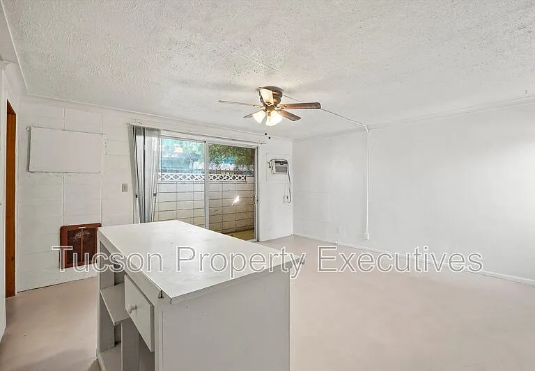 802 N Alvernon Way E — Photo 8