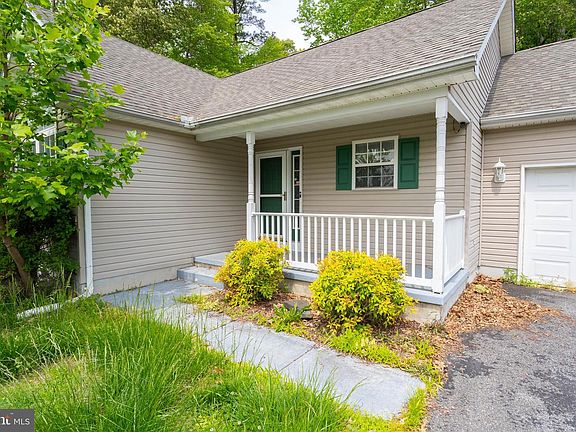 2nd image of 13 Hidden Creek Way