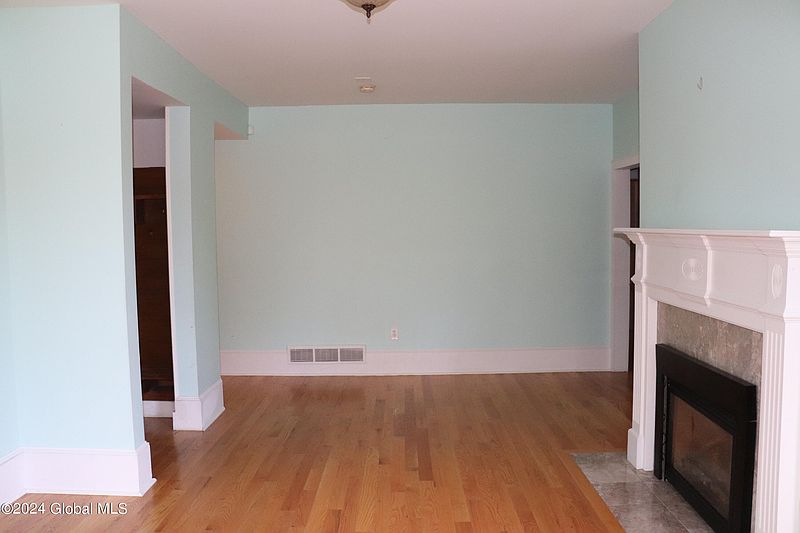 5th image of 1236 Union Street