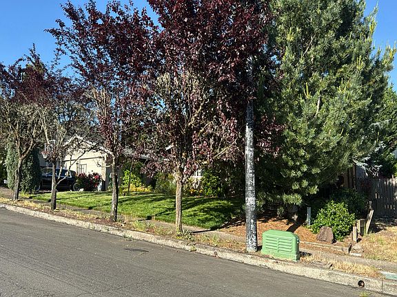 2nd image of 1950 SE Anderson Ave