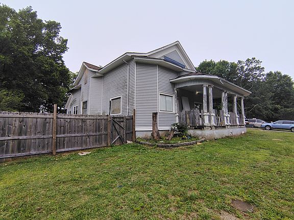 2nd image of 112 N Grayson St