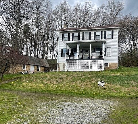 3rd image of 351 Thorn Run Rd