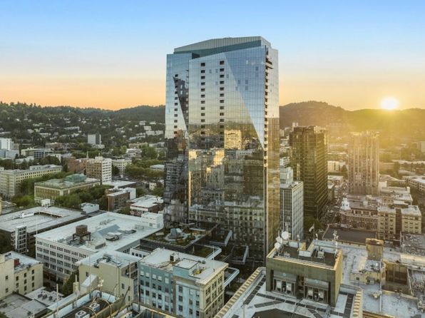 550 SW 10th Ave #2305