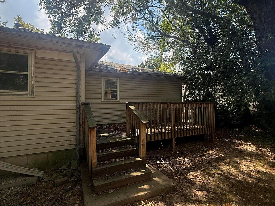 2nd image of 1323 W Poplar Street