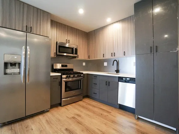 154 N Hoover St #A, Los Angeles, CA 90026