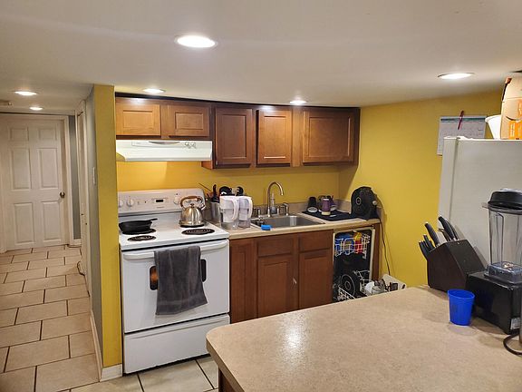 3rd image of 3917 Orleans Ave #A