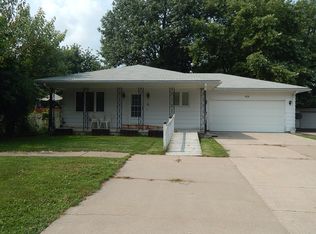 609 NW 2nd Ave, Aledo, IL 61231