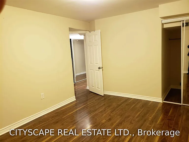 5483 Bellaggio Cres — Photo 13