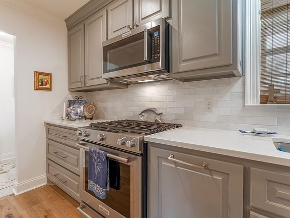 5th image of 8321 Comite Dr