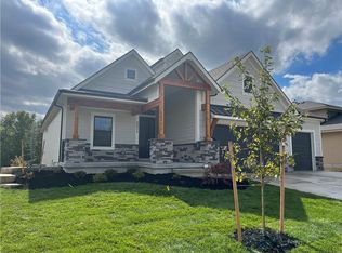 2211 SW Hook Farm Dr, Lees Summit, MO 64082