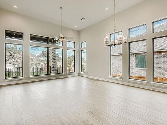 2nd image of 310 Prickly Poppy Loop