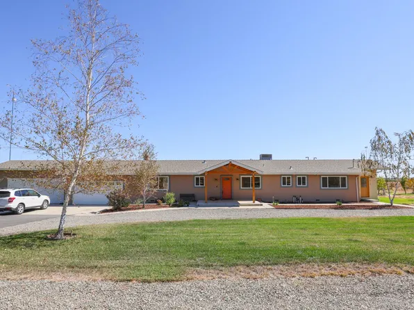 19696 Hillcrest Dr, Woodland, CA 95695