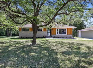 W148N6288 Pocahontas Dr, Menomonee Falls, WI 53051