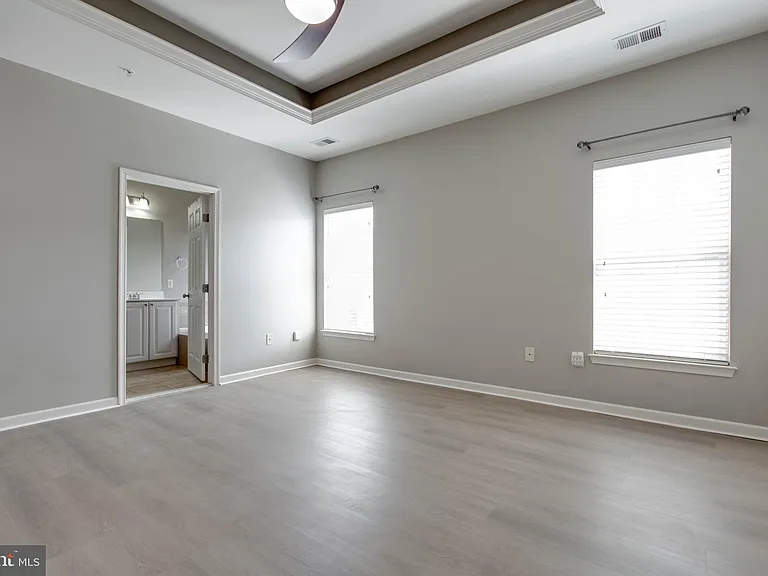 1739 Theale Way — Photo 37