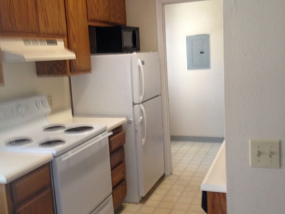 2nd image of 311 Country View Ln APT D