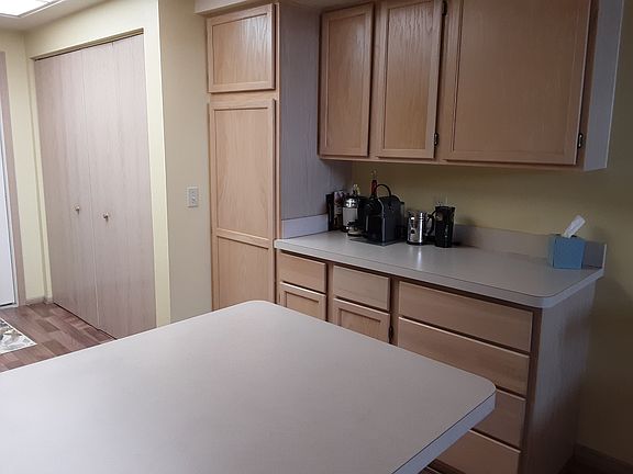 4th image of 358 Stonegate Blvd