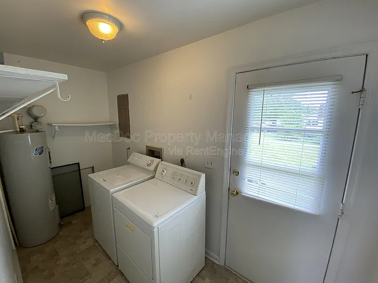 1804 Sherwood Dr — Photo 17