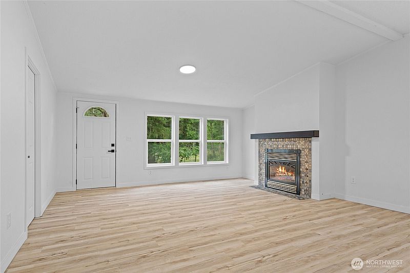 5th image of 22510 196th Street E