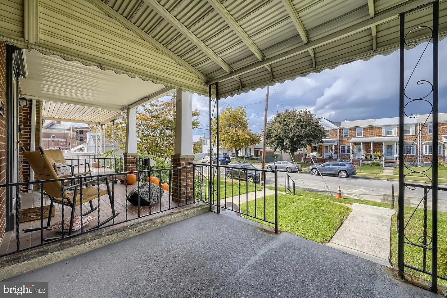 3 bed, 2.0 bath, 1324 sqft, $1,850 — Photo 2