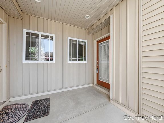 4th image of 2925 Stoney Creek Ct #103