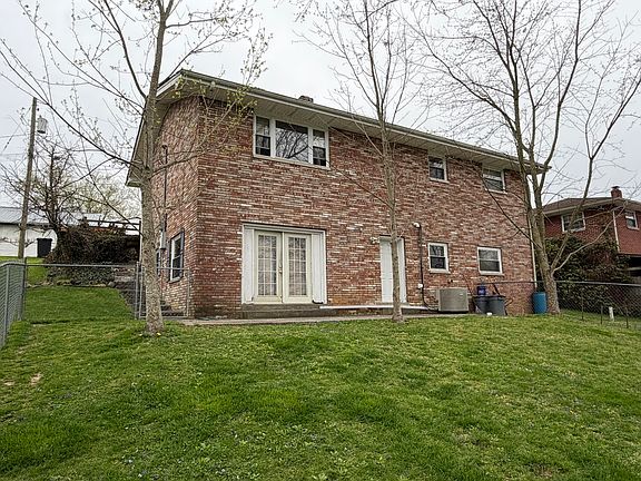 4th image of 416 Williams St