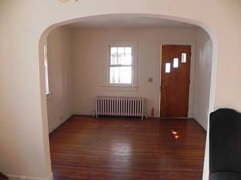 3rd image of 30 Hillcrest Ave