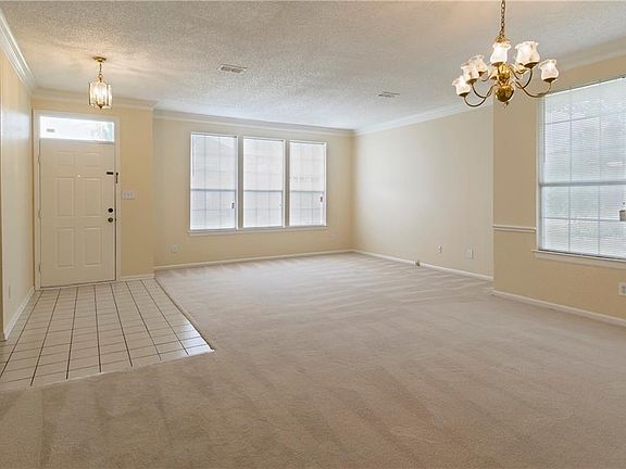 2nd image of 4241 Lavaca Dr