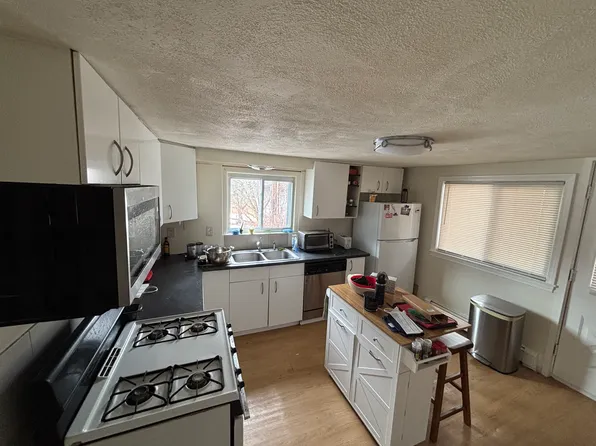 192 Everett St, Boston, MA